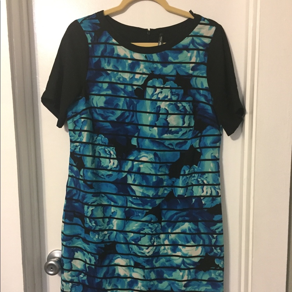Blue floral shift dress modern black stripe sleeve